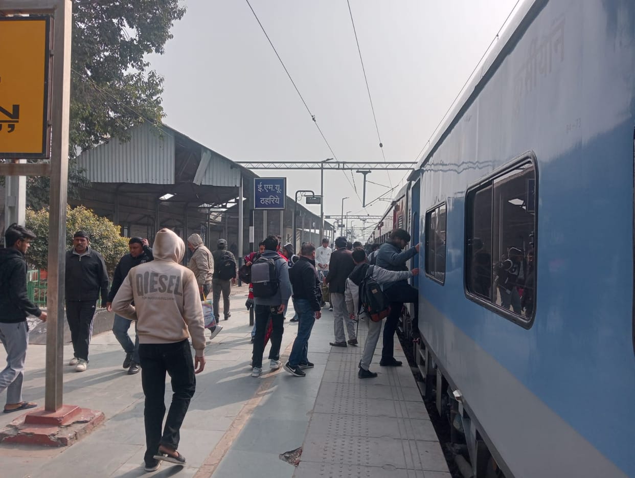 Fog and interlocking systems slowed down the trains.