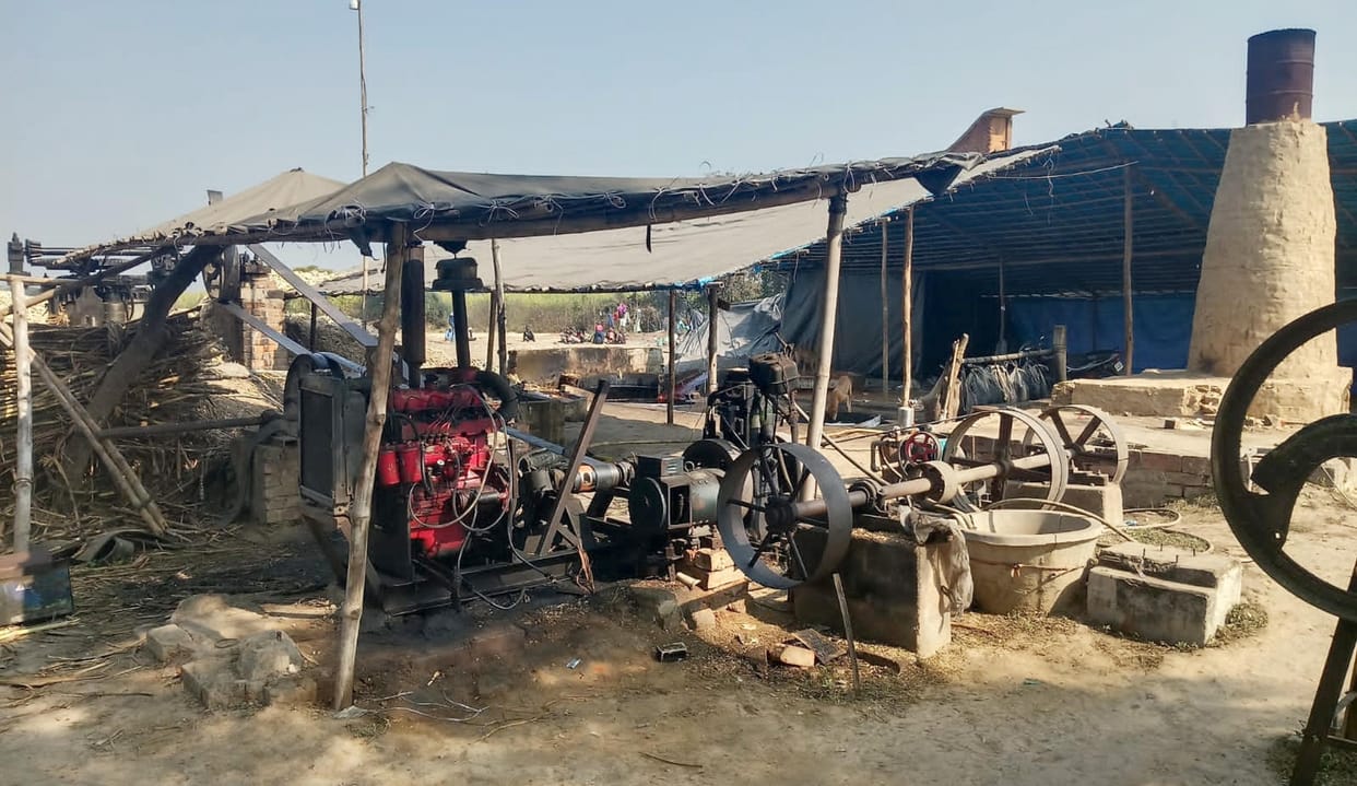 68 vehicles parked on highway tracks were challaned.