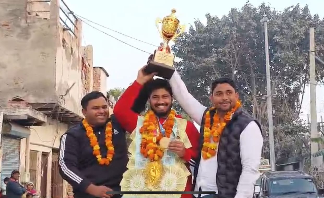 Vipul, who returned after winning a gold medal in grappling, received a grand welcome.