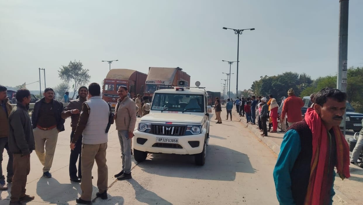 Attempt to ram truck on transport team, driver blocks road