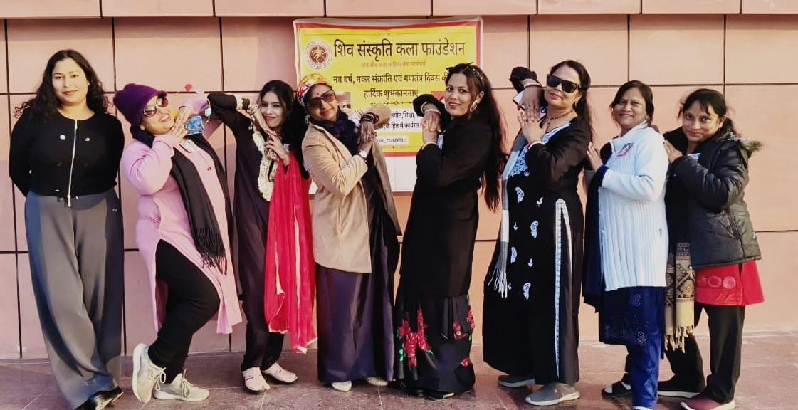 Women danced in the retro reel gathering