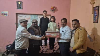 People welcomed Vanshika who returned from her skating trip.