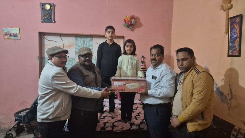 People welcomed Vanshika who returned from her skating trip.