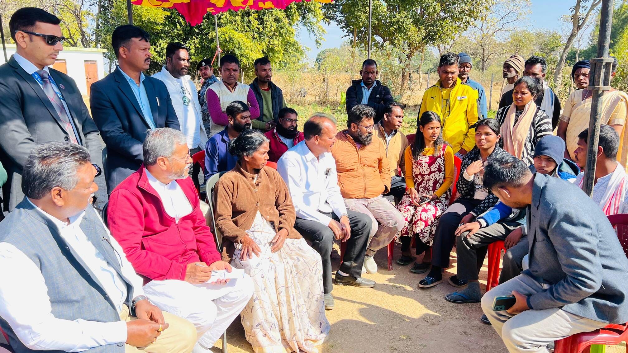 दिवंगत सोमा मुंडा के परिजनों से बाबूलाल मरांडी ने की मुलाकात