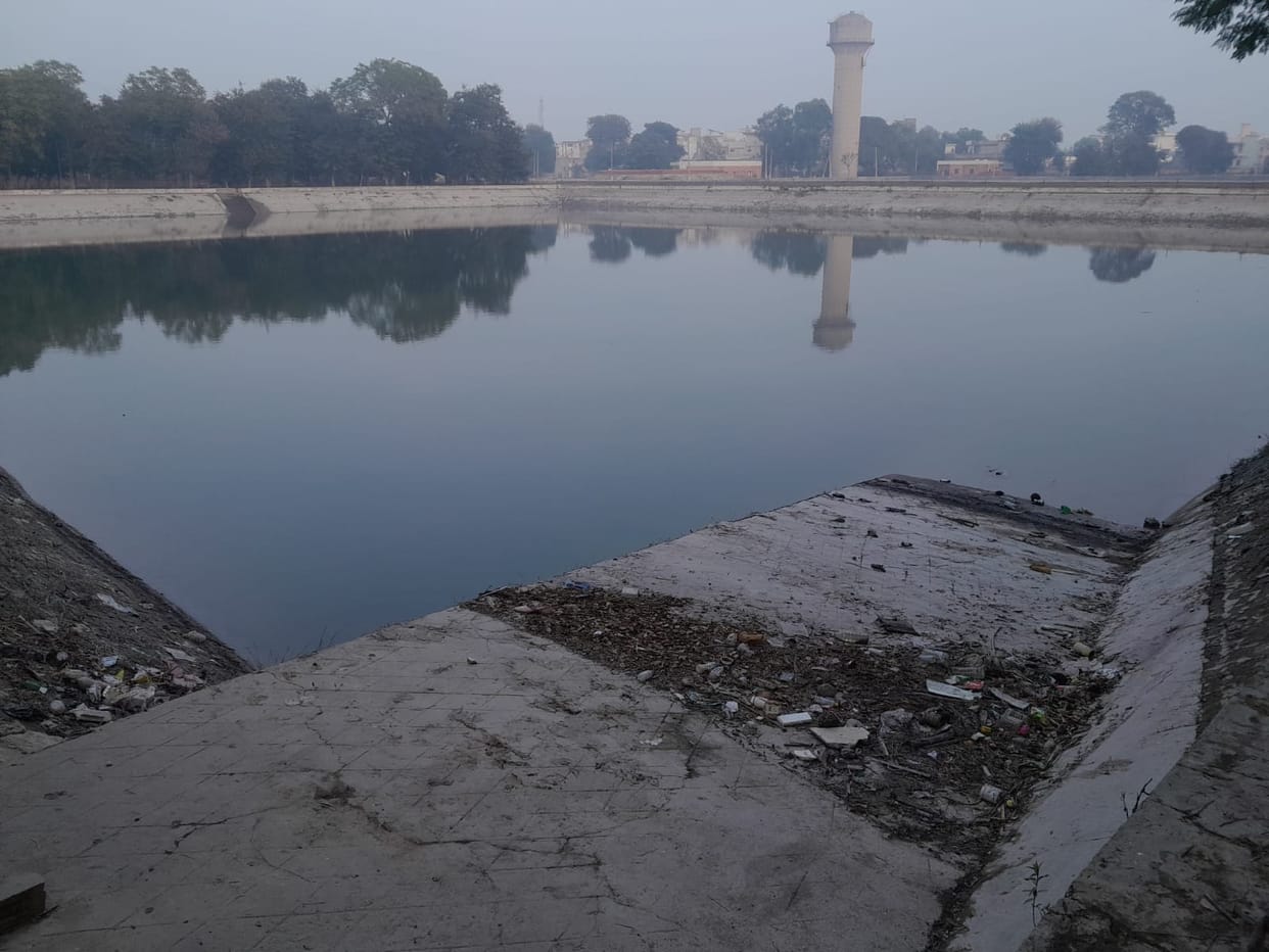 Half the city depends on underground water, waiting for canal water for years