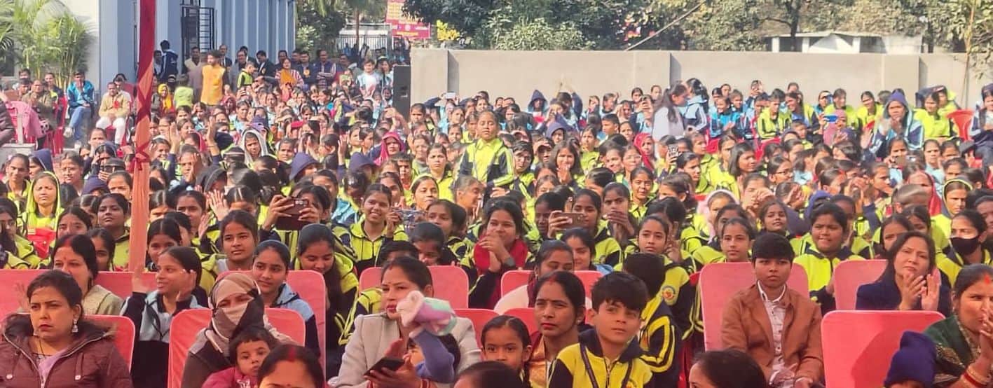 शहर के बडे़ल स्थित श्री सांई इंटर कॉलेज में आयोजित प्रतिभा सम्मान में  मौजूद विद्यार्थी।