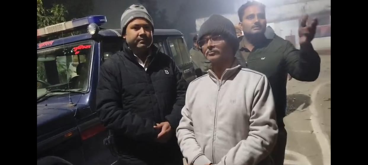 Amitabh Thakur was discharged from PGI and arrived at Deoria jail.