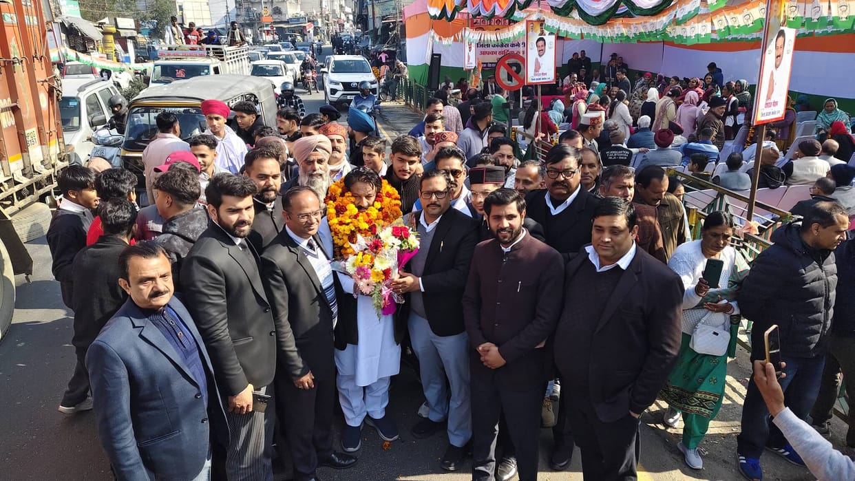 Congress District President welcomed with band music from Mehtpur to Una