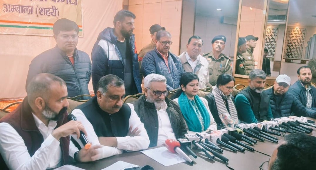 The District Congress Committee alleges that the government is weakening the MNREGA law.