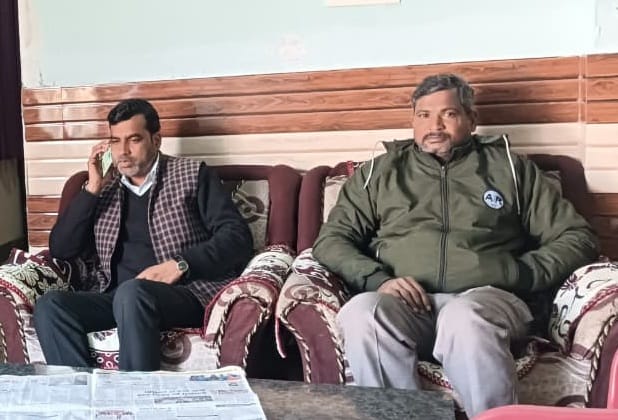 The Congress leader who was going to Kapsad was placed under house arrest by the police.