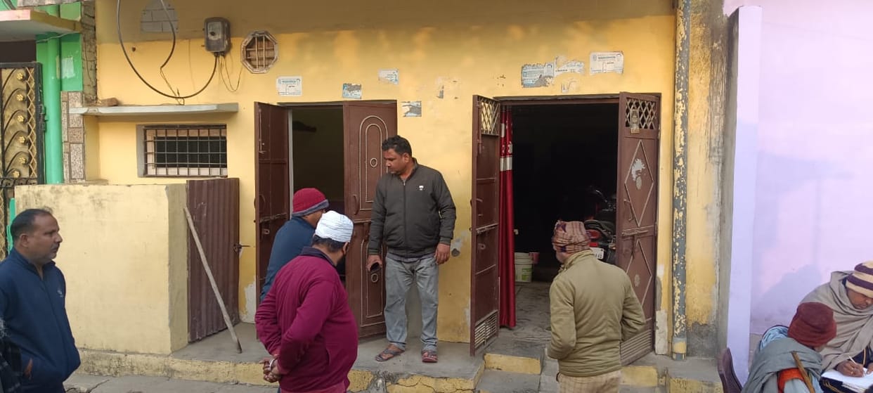 The house was broken into and Rs. 70,000 and jewelry worth lakhs of rupees were stolen.