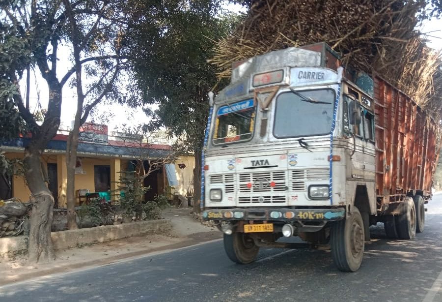 Overheight trucks running like death in front of the police