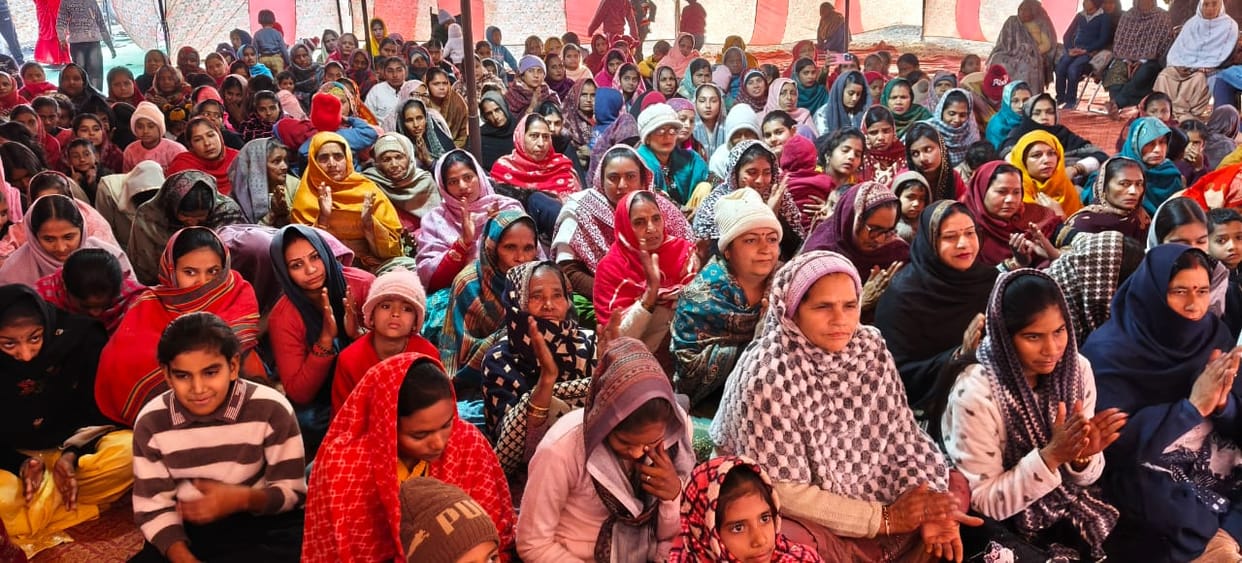 Upon hearing the description of Sudama's story, the devotees were overwhelmed with emotion