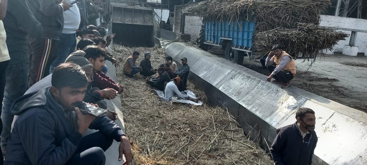 Farmers blocked the wheel of Khambhar Kheda Mill
