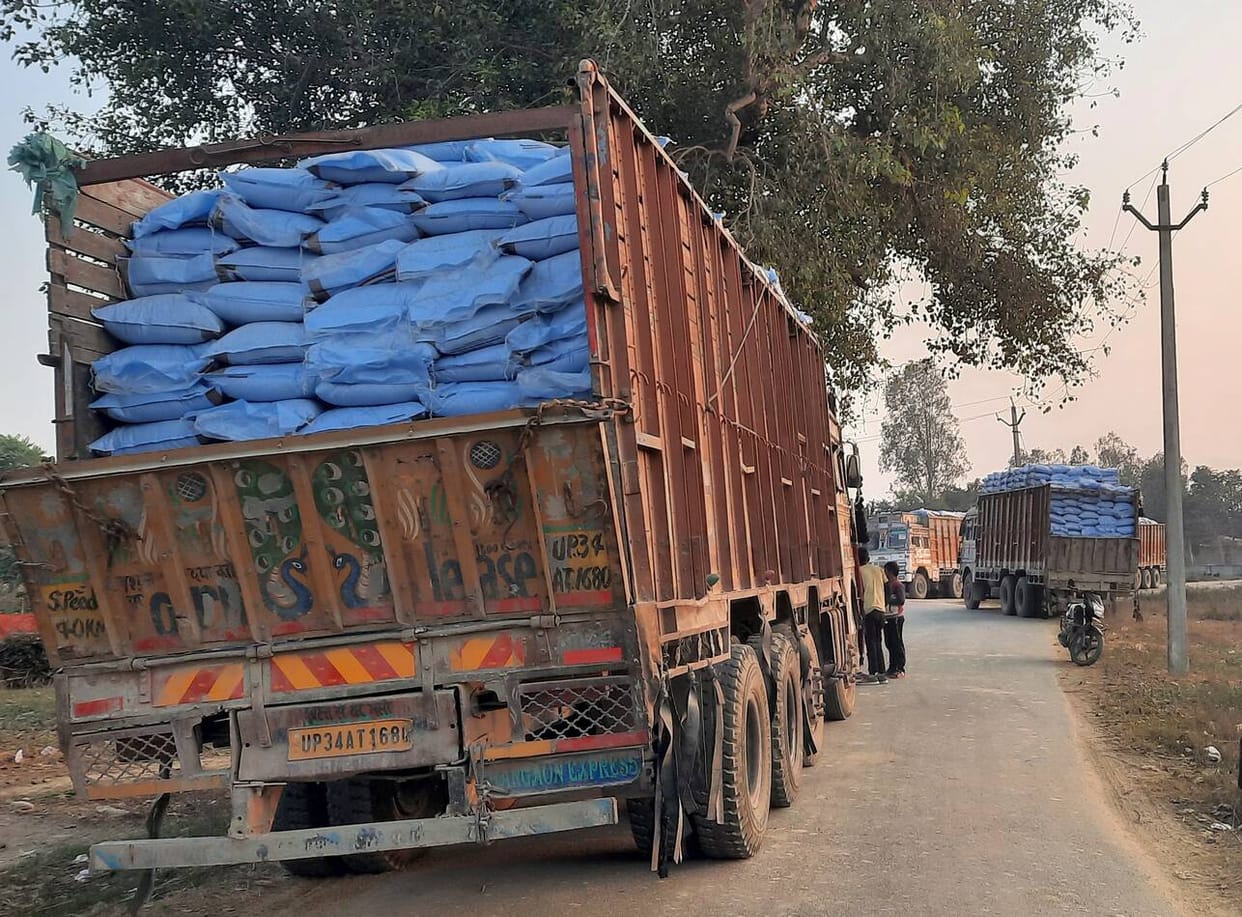 2633 bags of fertilizer found in warehouse without registration