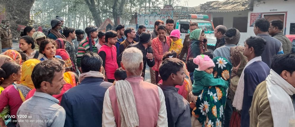 Truck crushes child in Laharpur