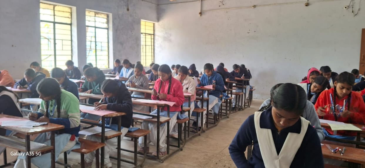 Economics questions increased students' confusion.