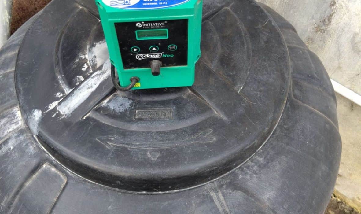 नगर पालिका स्थित नलकूप के पास लगी डोजर मशीन। स्रोत-नगर पालिका  