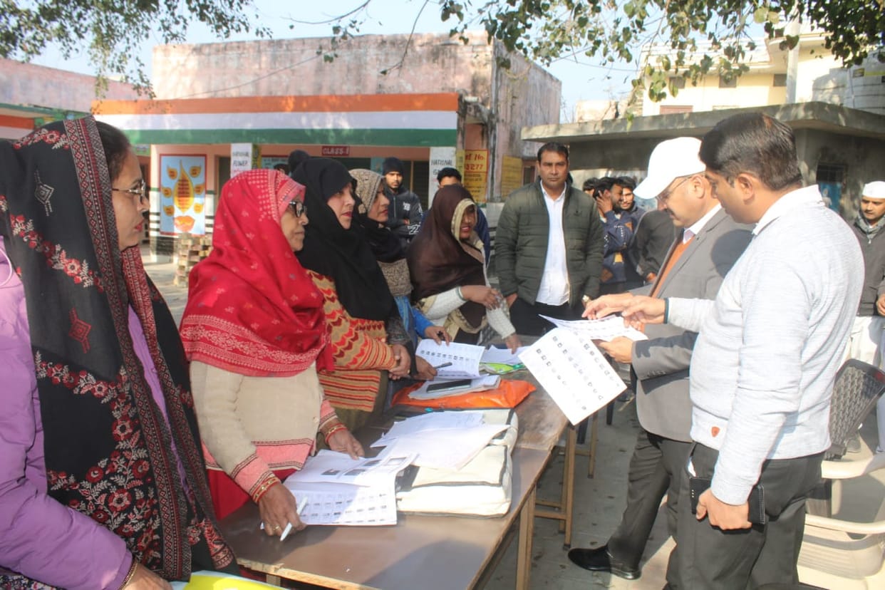 District Magistrate inspected Salawa polling place and Sardhana block