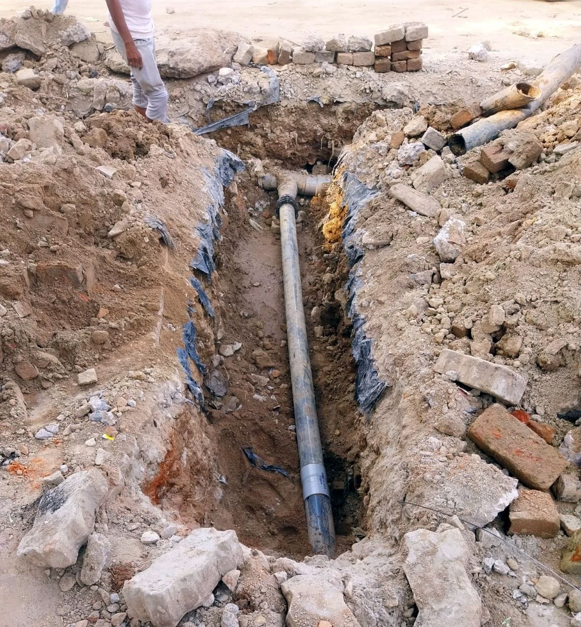 Leakage in water supply line of Jal Corporation