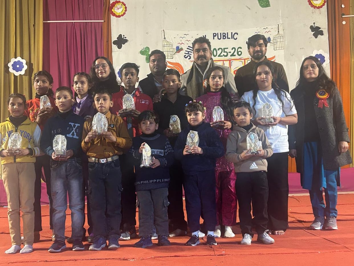 Pahadi Naati, Punjabi Gidda created a stir, meritorious students were showered with awards.