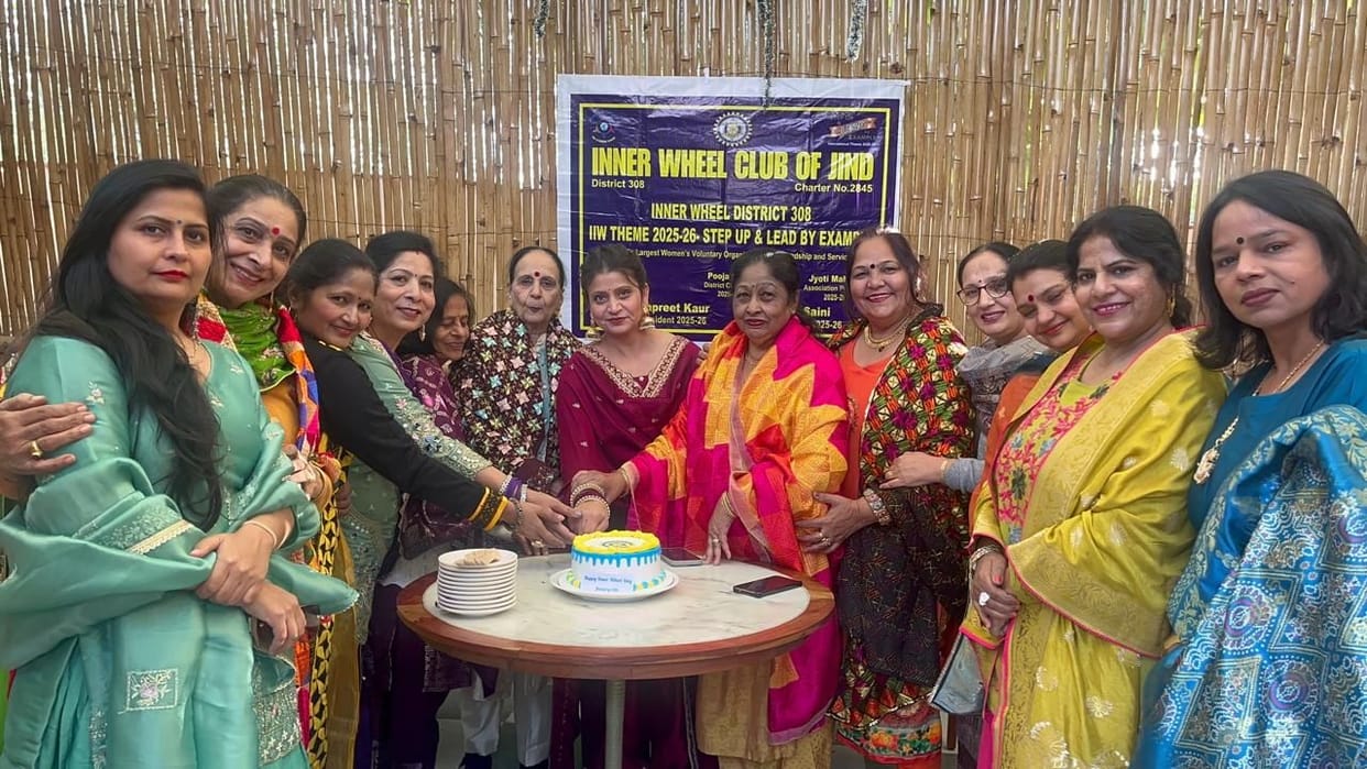 Inner Wheel Club celebrated Club Day and Lohri festival.