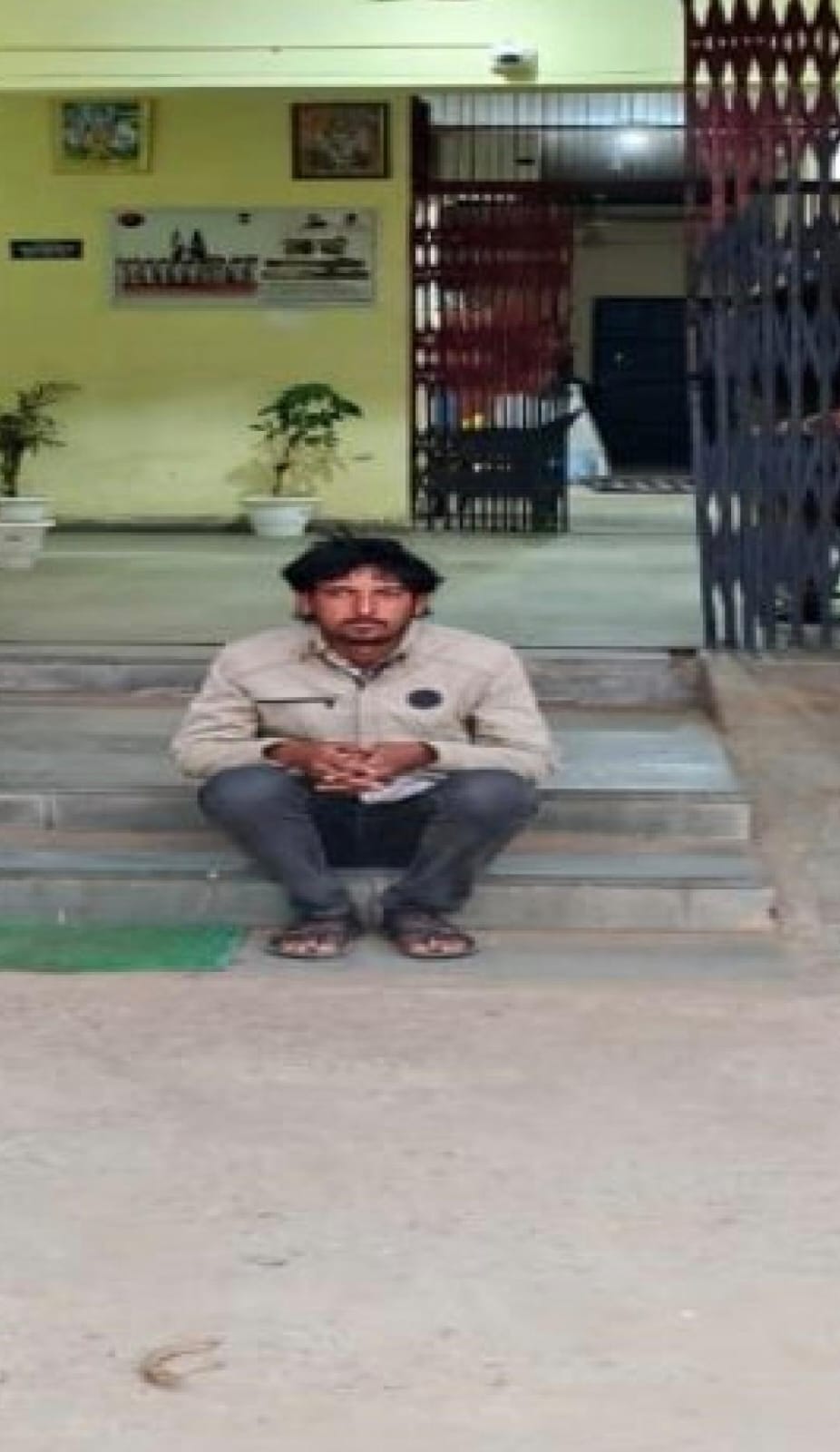 Alwar Bansur police achieve major success  arrest wanted criminal Dilip Gurjar who carried reward of 5000