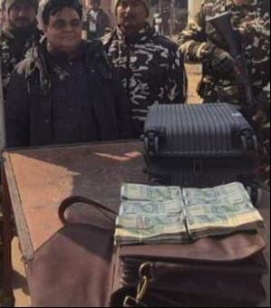 One arrested with Rs 4 lakh