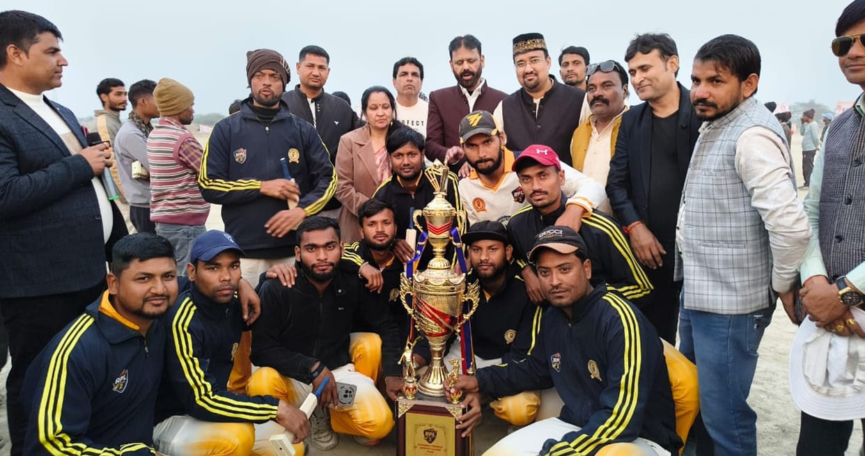 Hunk XI defeated Sri Balaji Strikers by two runs to win the Champions Trophy.