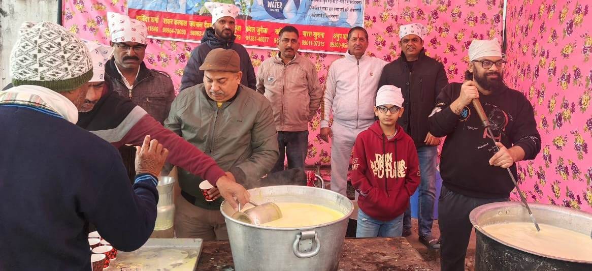 Guru's unbroken langar was organised on the occasion of Prakashotsav