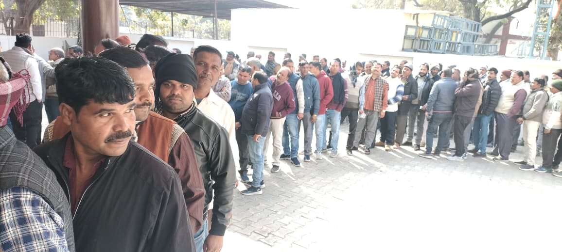 Kamal Kumar became the district president of the Safai Karamchari Sangh, winning by 44 votes.