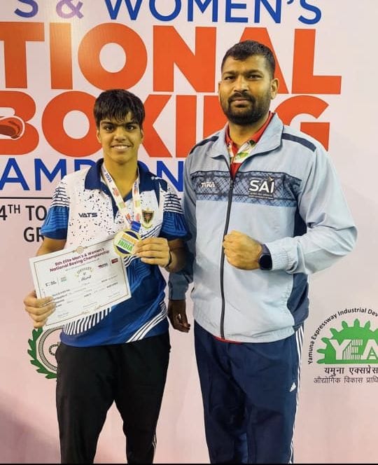 8 boxers won medals in the national boxing competition