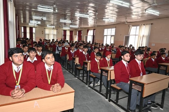 Message given to students to stay away from drugs and avoid bad company