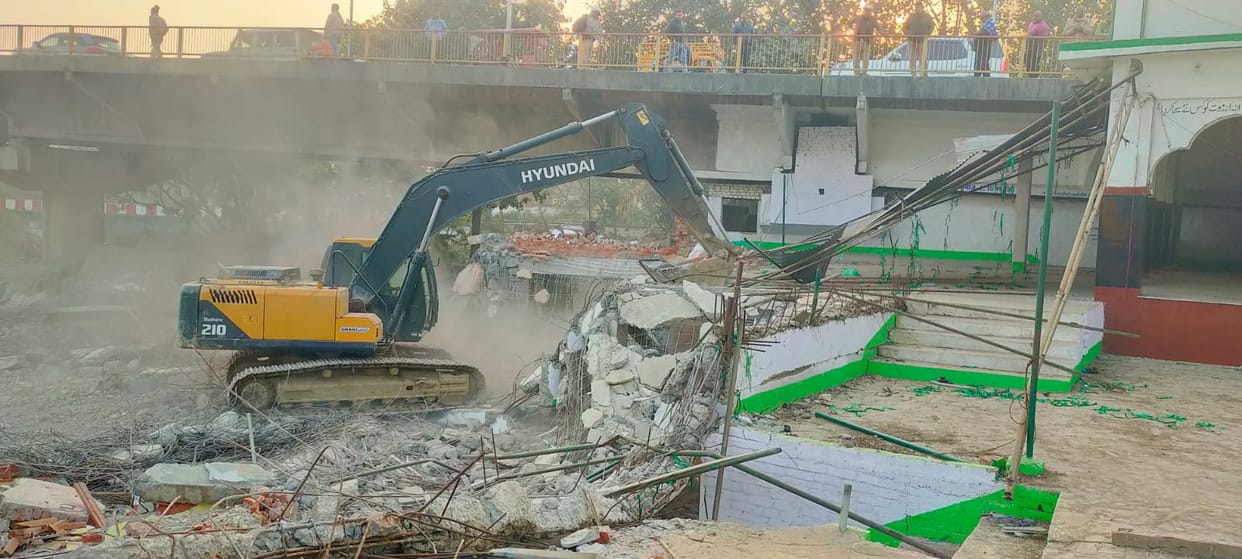 Namaz was offered, the bulldozer was stopped, and the police remained alert.