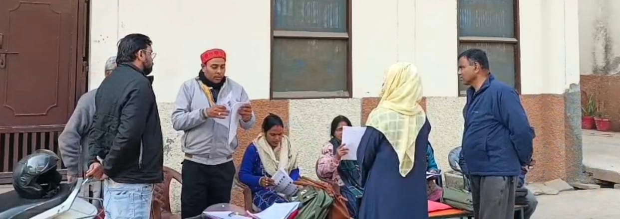 Polling booths echo with names of deceased, absent, and transferred voters