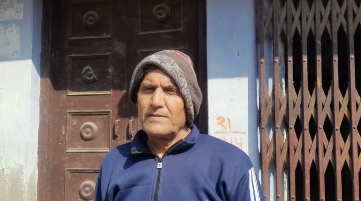 पीड़ित रिटायर्ड शिक्षक।