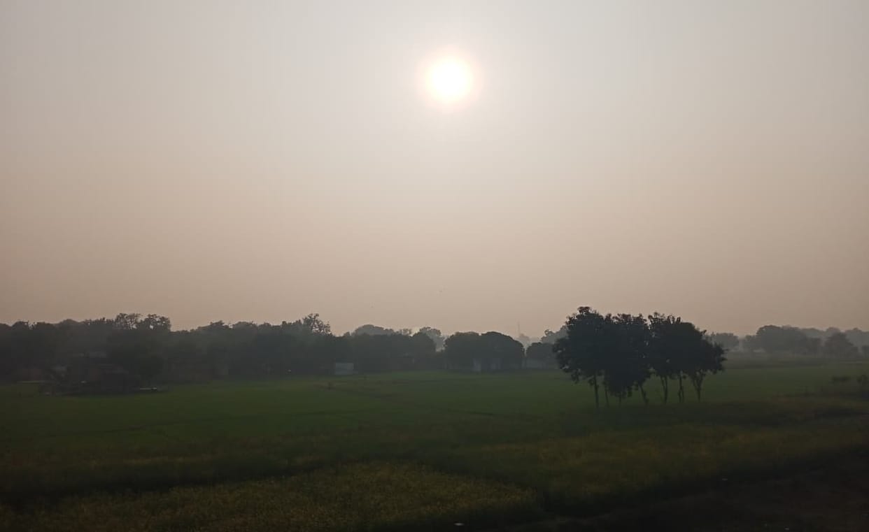 The maximum temperature rose by 9 degrees in 3 days due to bright sunshine.