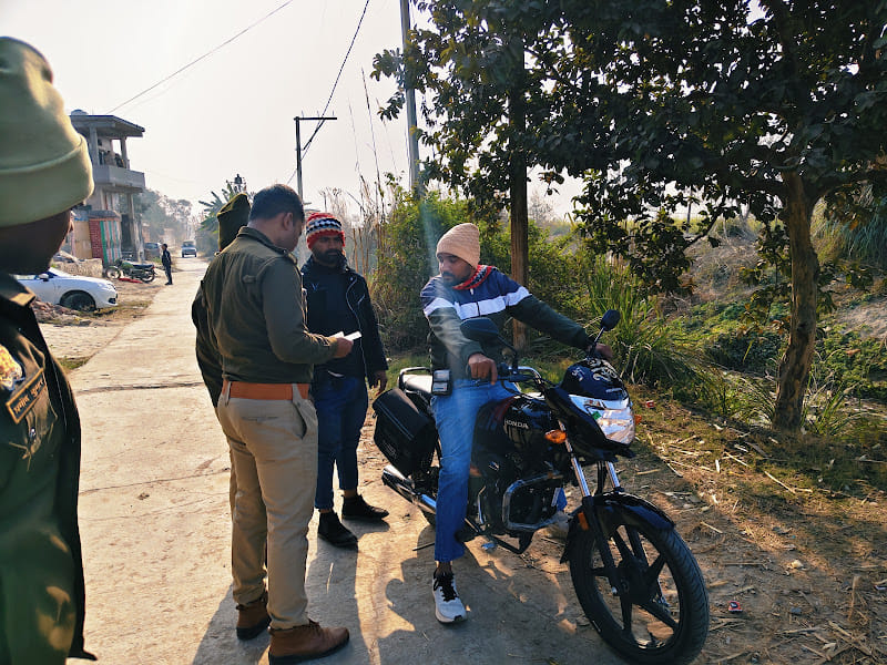 Undeclared curfew in Kapsad: Outsiders are barred from entering, and even neighbors are under house arrest.