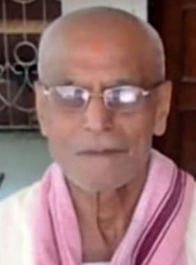 Swami Girish Haridas, the founder of the Gurugram ashram, has passed away.