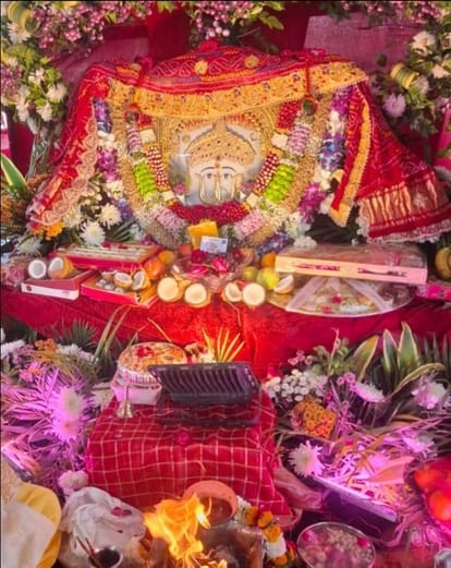 For the first time, Rani Sati Dadi's Mangal Path was performed on the waves of Ganga