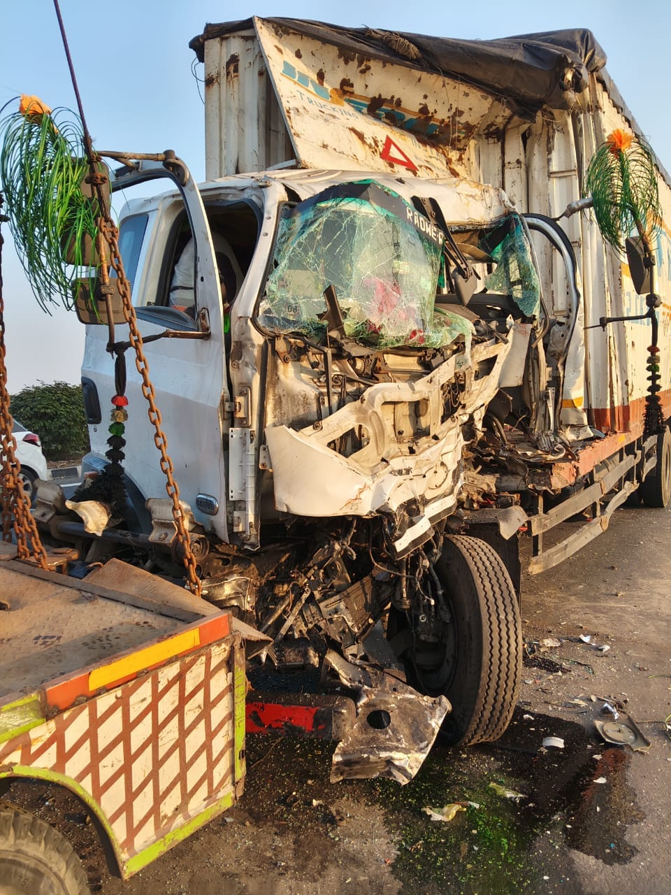 Canter trucks collide while trying to save stray cattle on Delhi-Meerut Expressway, both drivers injured
