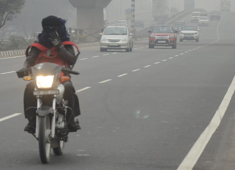 Coldest night of the season, people shivered at 4.5 degree temperature