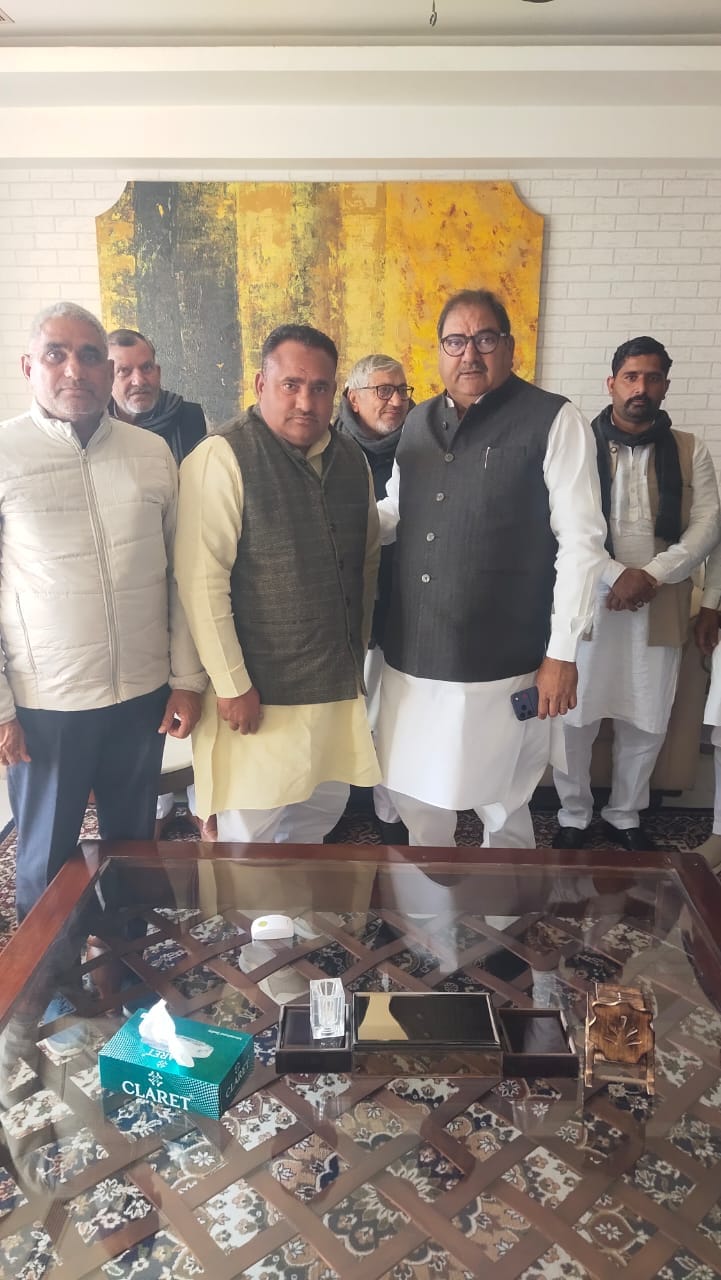 Former district chief Satish Yadav joins INLD.