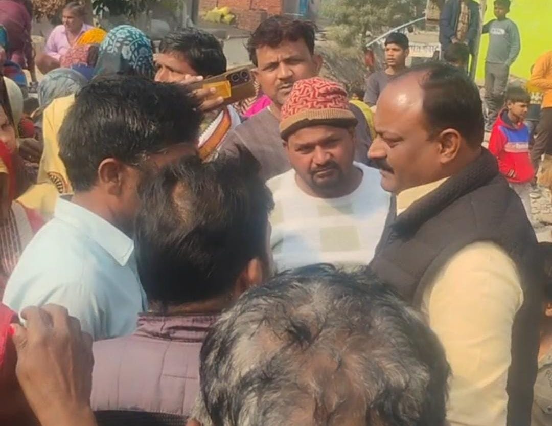 Villagers protested for the construction of an underpass at Prahladpur.