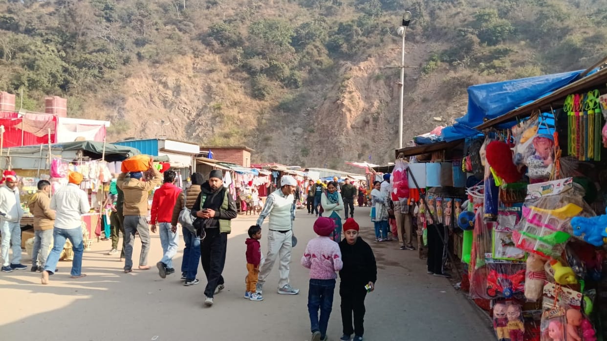 Lohri fair begins in Haripur Sahib, thousands of devotees take blessings