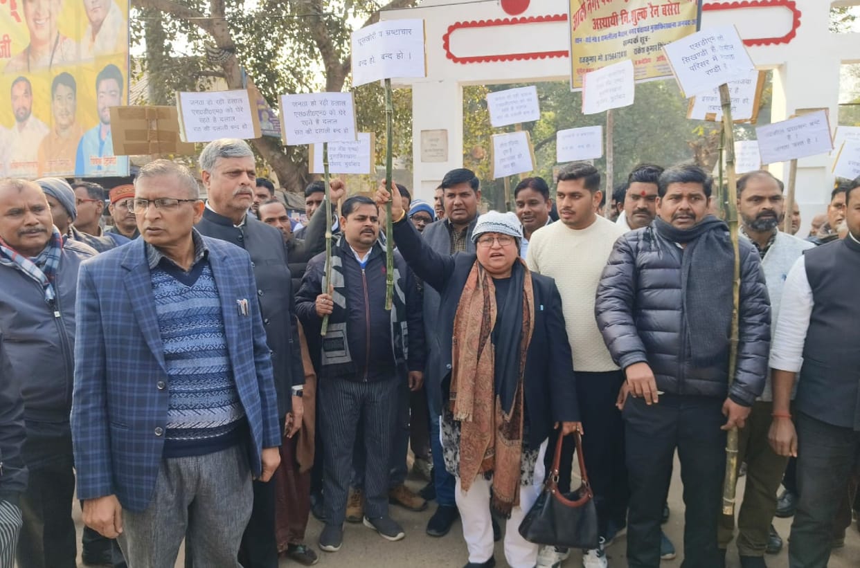 Lawyers adamant on protest