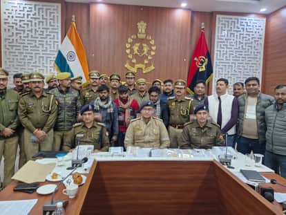 Three people including the mastermind of the robbery at the house of a retired accountant were arrested.