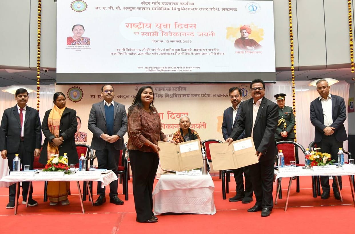 Make friendships thoughtfully because one wrong step can affect your entire life: Governor