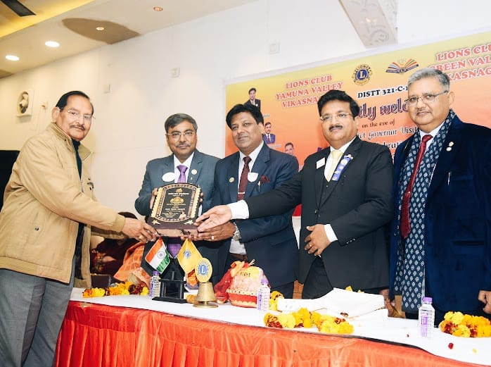 Hemchandra Saklani stood first in essay writing