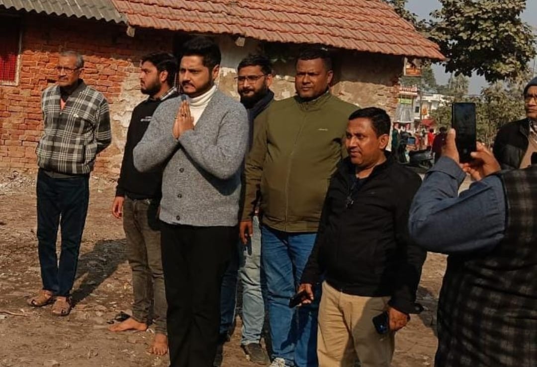 Bihar News : Yuvraj Kapileshwar Singh statement temple will built tomb Queen Kamsundari Devi darbhanga bihar